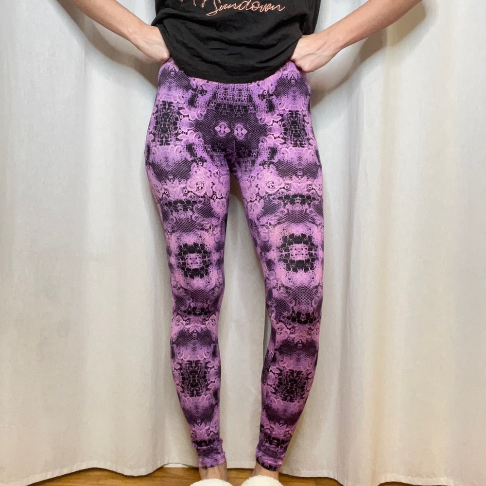 Cute yoga pants/leggings
